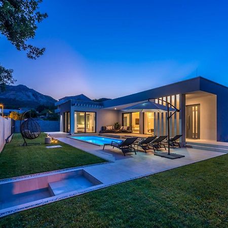 Villa Oasis - Your Luxury Home Away From Home Celopeci Luaran gambar