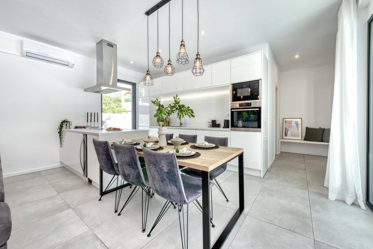 Villa Oasis - Your Luxury Home Away From Home Celopeci Luaran gambar
